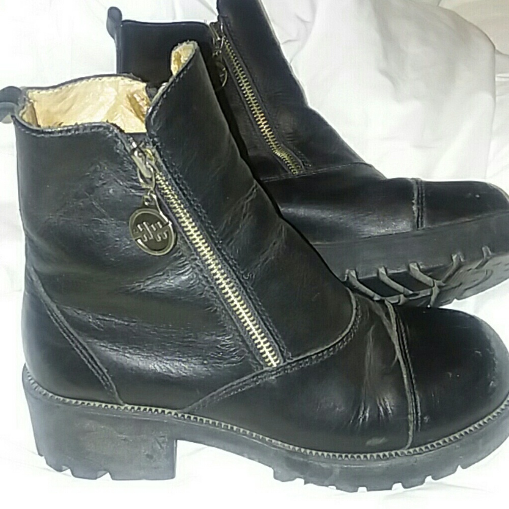 Riding boots